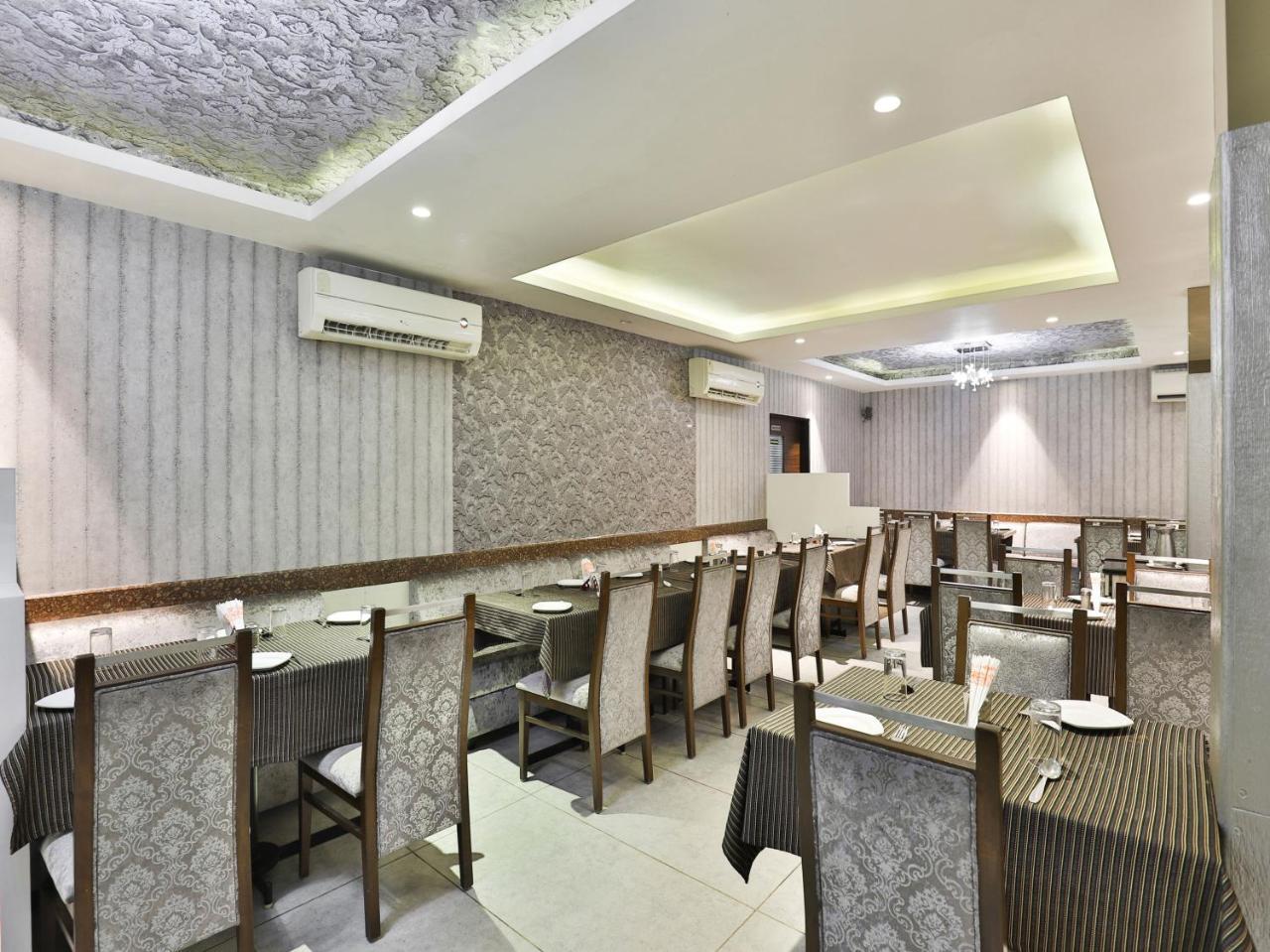 Oyo 17332 Hotel Nana'S Daman Dış mekan fotoğraf