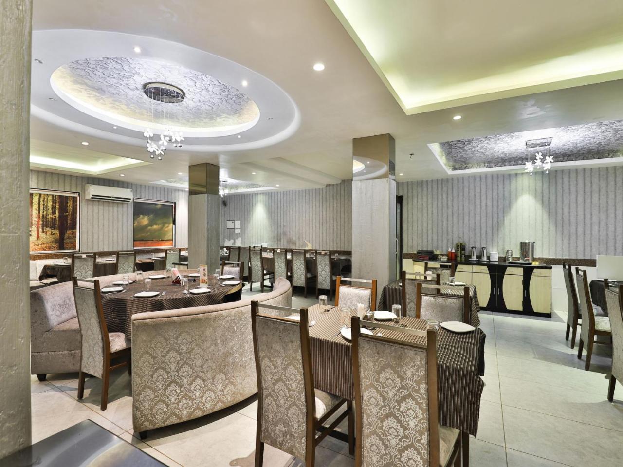 Oyo 17332 Hotel Nana'S Daman Dış mekan fotoğraf